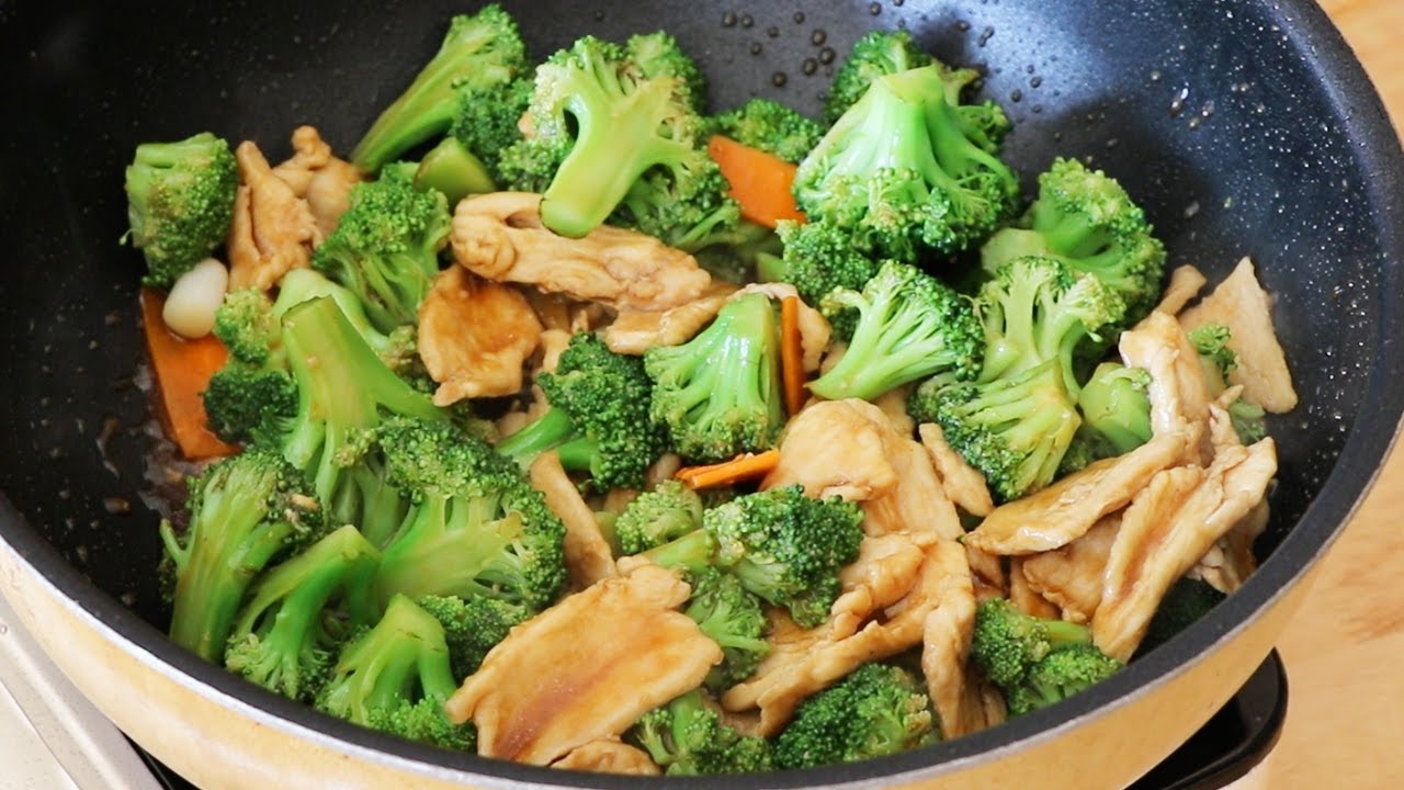 How To Cook Chicken With Broccoli At Home